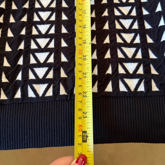 Geometric Sweater - Picture 4 of 5